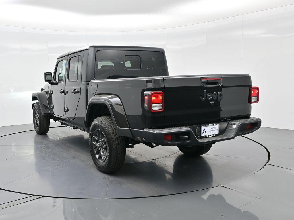 new 2025 Jeep Gladiator car, priced at $47,143