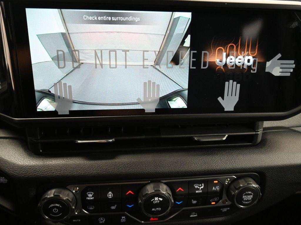 new 2025 Jeep Gladiator car, priced at $47,143