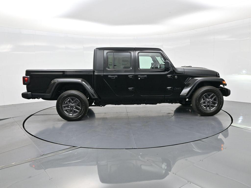 new 2025 Jeep Gladiator car, priced at $42,045