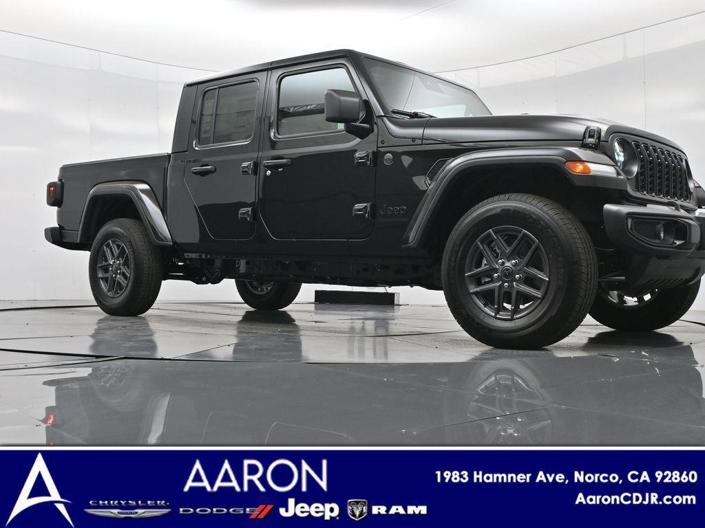 new 2025 Jeep Gladiator car, priced at $47,143