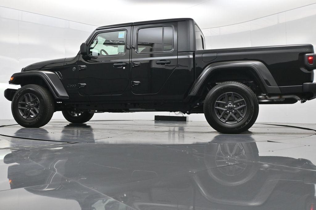 new 2025 Jeep Gladiator car, priced at $47,143