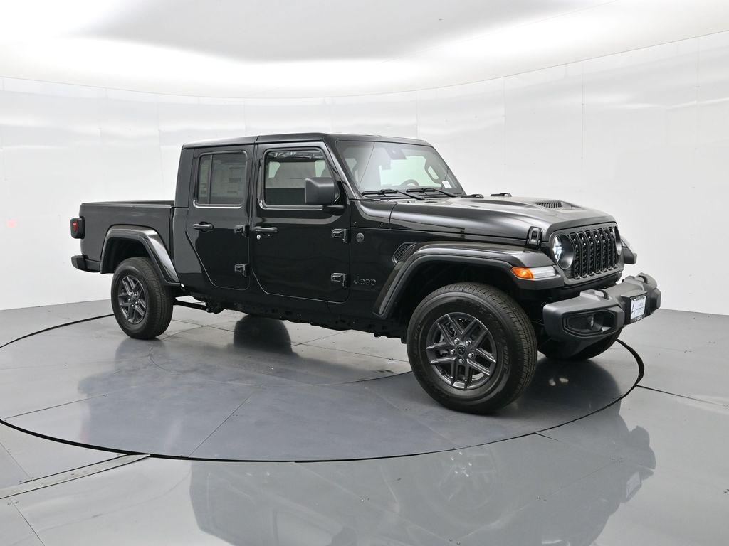 new 2025 Jeep Gladiator car, priced at $42,045