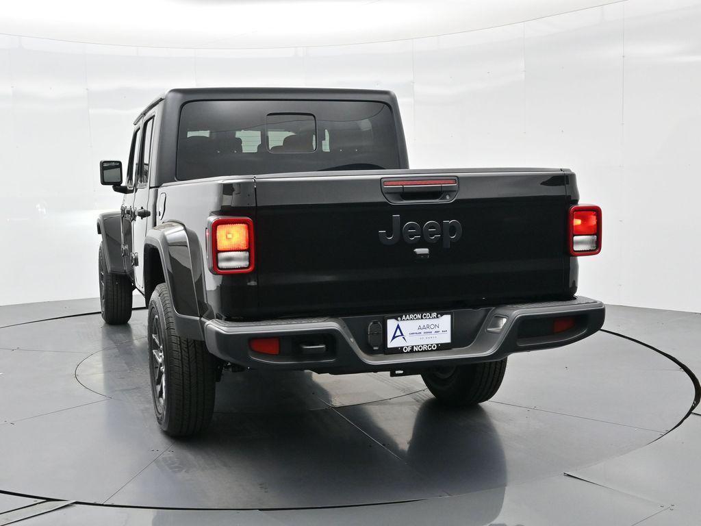 new 2025 Jeep Gladiator car, priced at $42,045