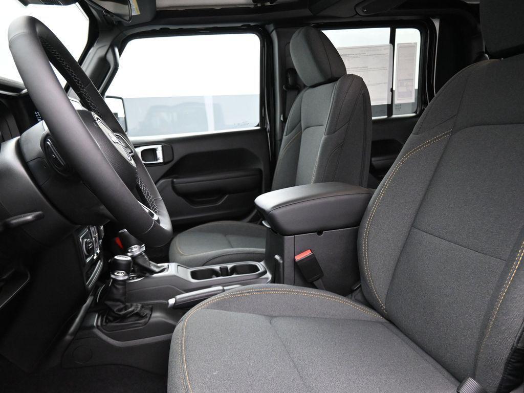 new 2025 Jeep Gladiator car, priced at $47,143