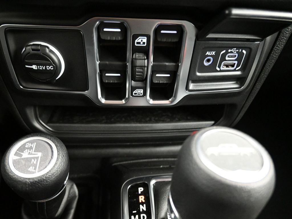 new 2025 Jeep Gladiator car, priced at $47,143