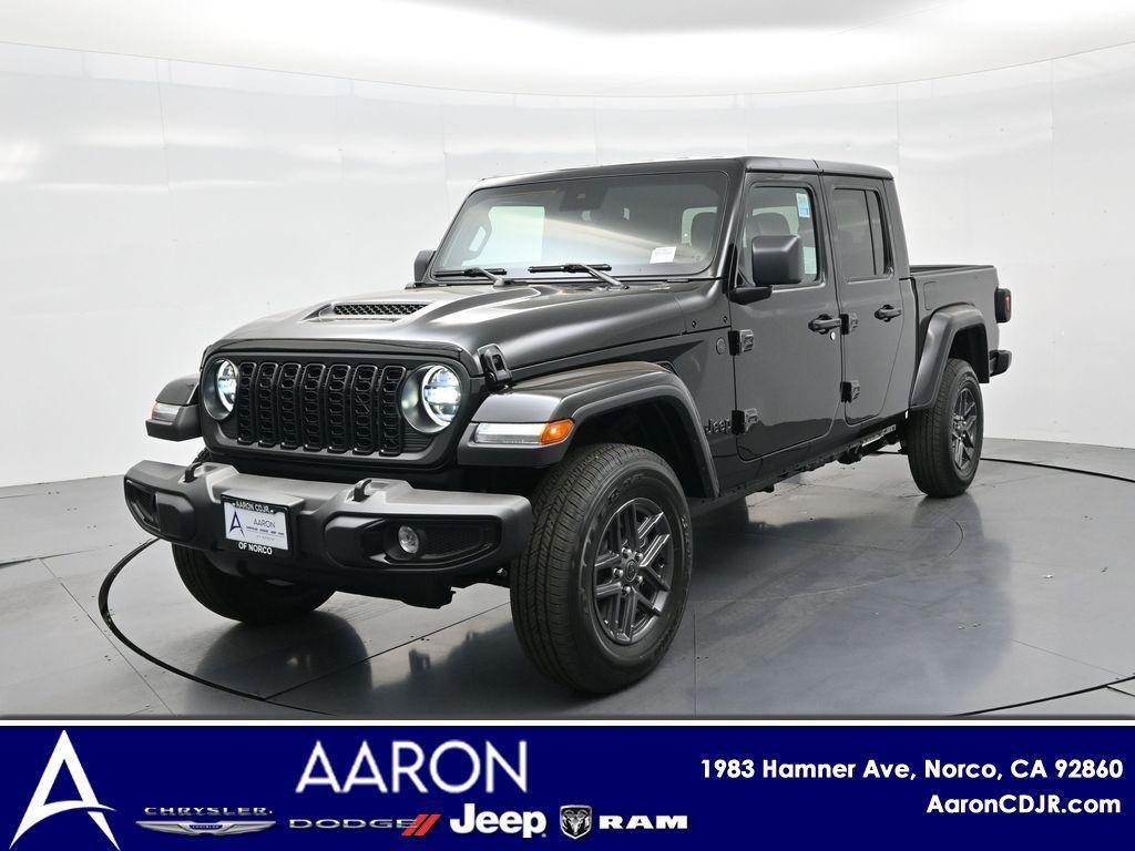 new 2025 Jeep Gladiator car, priced at $48,204