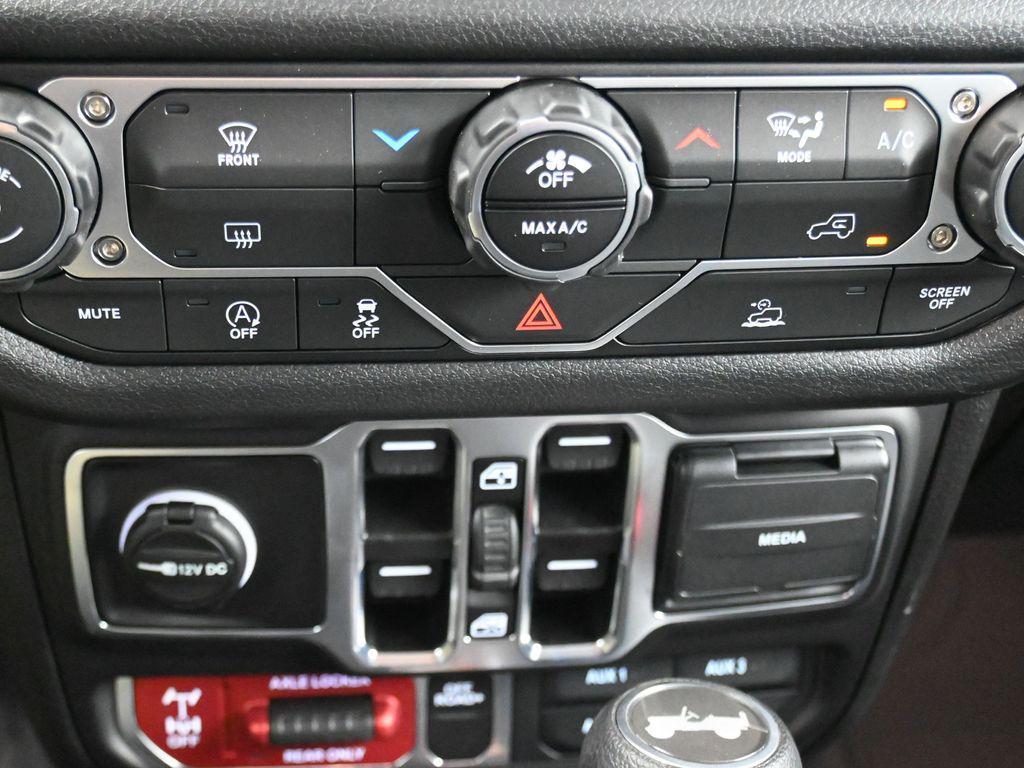 new 2025 Jeep Wrangler car, priced at $47,120