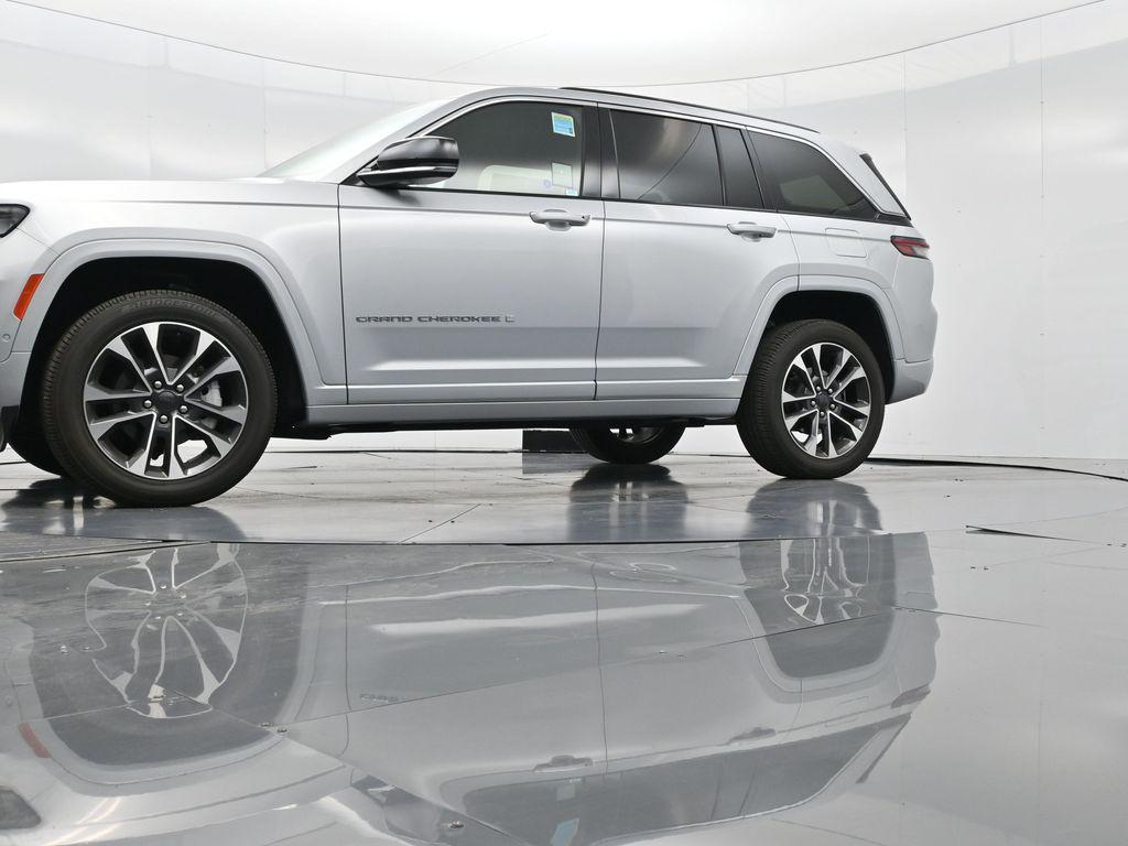 new 2023 Jeep Grand Cherokee car, priced at $48,995