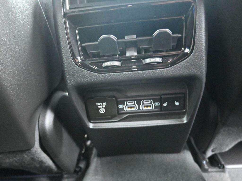 new 2023 Jeep Grand Cherokee car, priced at $48,995