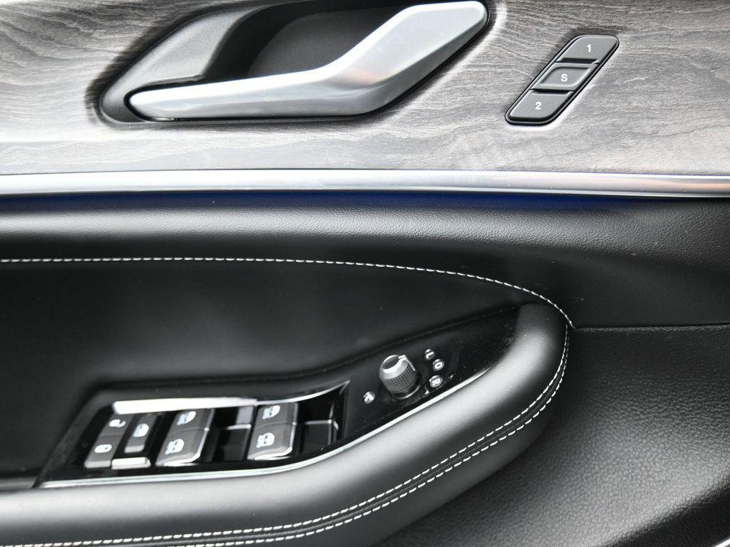 new 2023 Jeep Grand Cherokee car, priced at $48,995