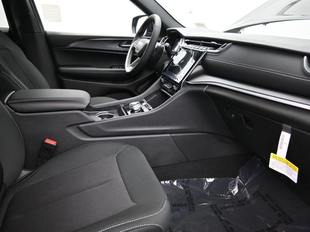 new 2025 Jeep Grand Cherokee L car, priced at $34,875
