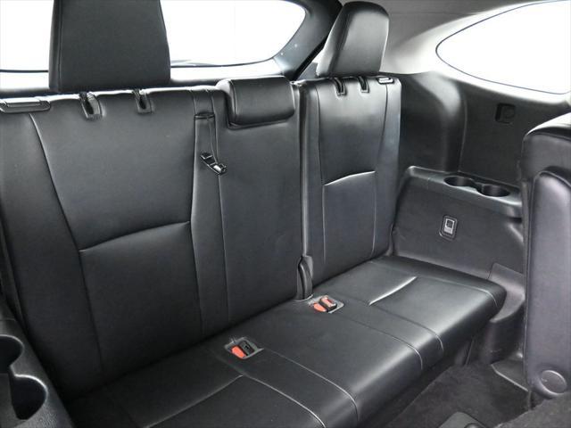 used 2022 Toyota Highlander car, priced at $35,434