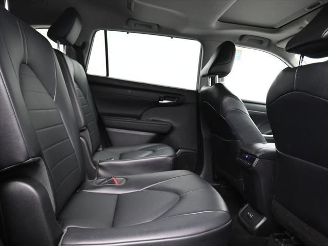 used 2022 Toyota Highlander car, priced at $34,693