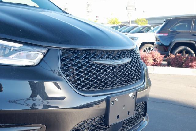 new 2023 Chrysler Pacifica Hybrid car, priced at $50,630