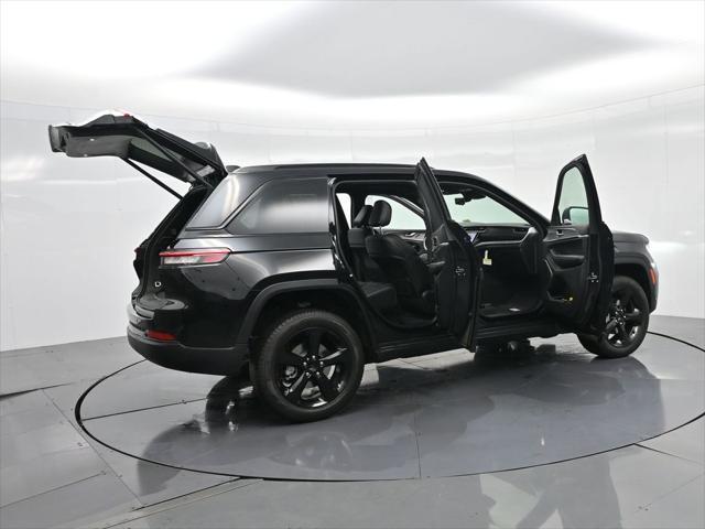 new 2025 Jeep Grand Cherokee car, priced at $47,985