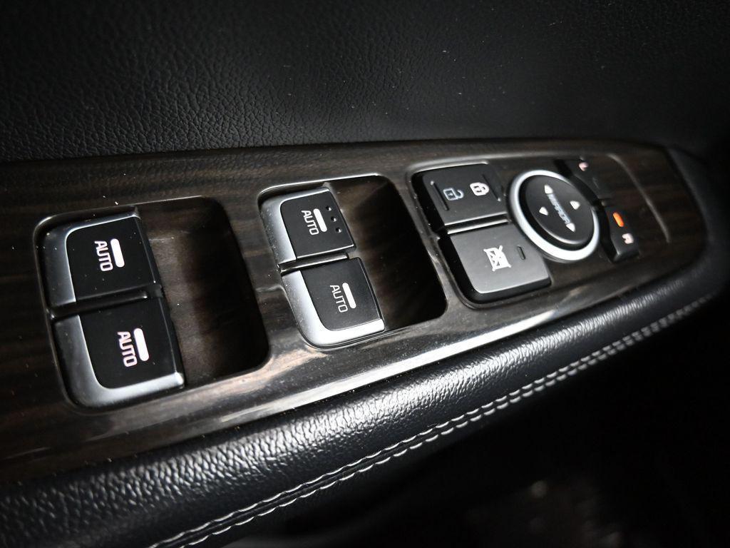 used 2020 Kia Sorento car, priced at $15,885