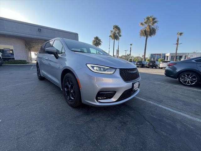 used 2023 Chrysler Pacifica Hybrid car, priced at $35,049