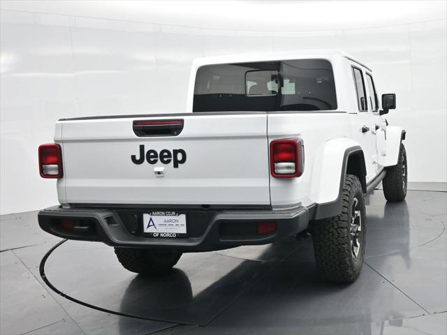 new 2025 Jeep Gladiator car, priced at $43,907