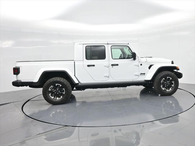 new 2025 Jeep Gladiator car, priced at $43,907