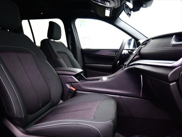 new 2025 Jeep Grand Cherokee car, priced at $35,205