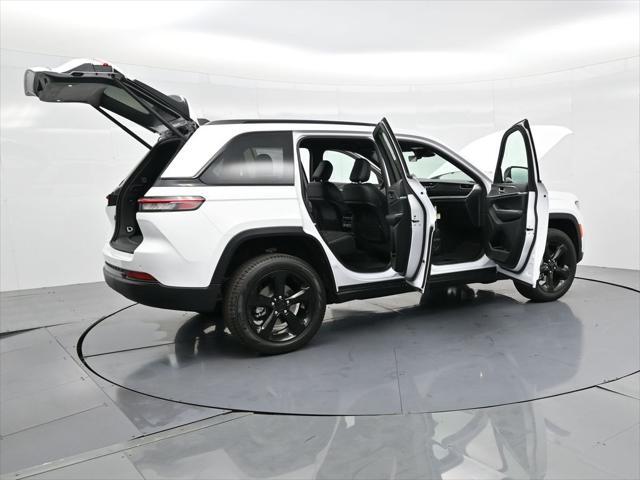 new 2025 Jeep Grand Cherokee car, priced at $46,925