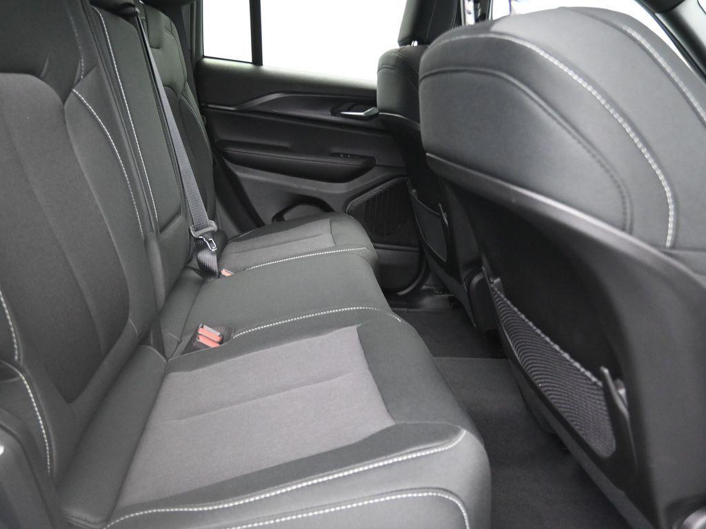 new 2025 Jeep Grand Cherokee car, priced at $32,210