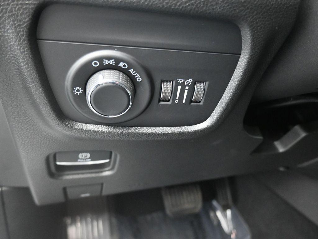 new 2025 Jeep Grand Cherokee car, priced at $32,210