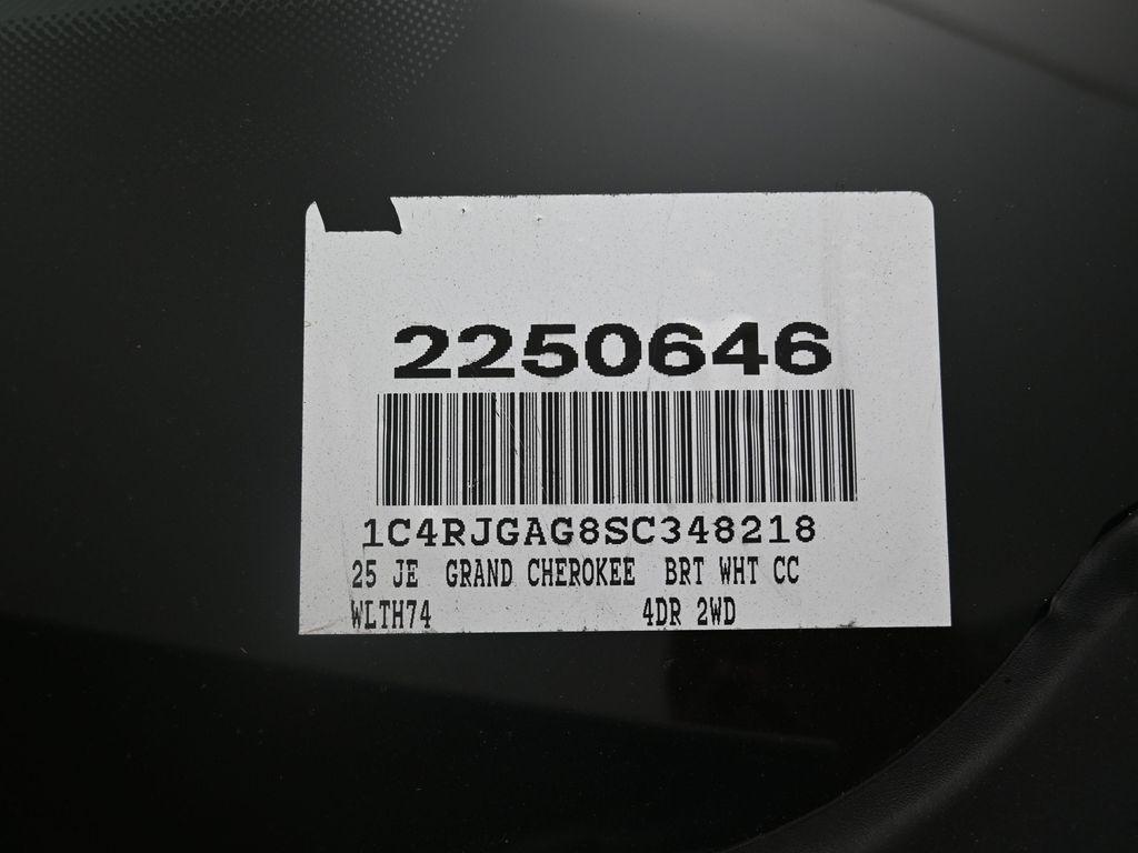 new 2025 Jeep Grand Cherokee car, priced at $32,210