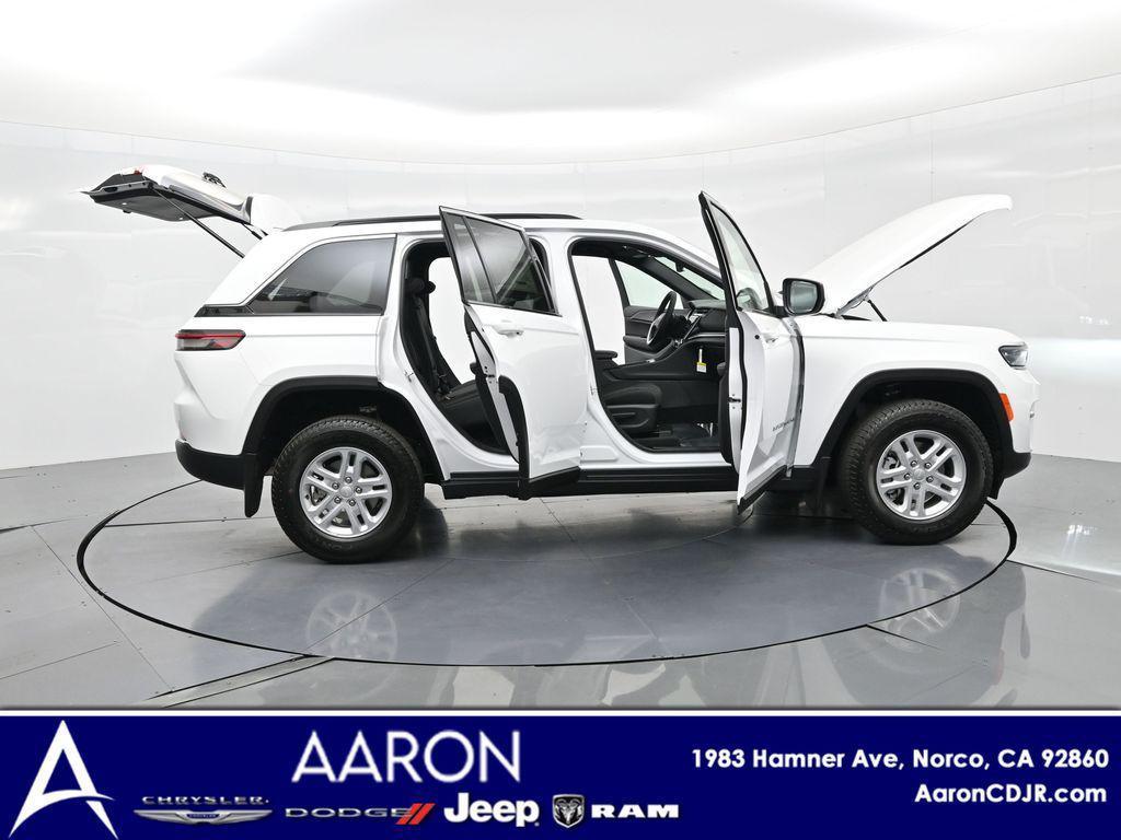 new 2025 Jeep Grand Cherokee car, priced at $32,210