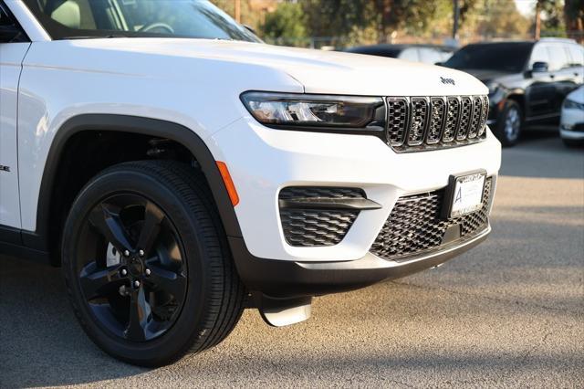 new 2025 Jeep Grand Cherokee car, priced at $43,580