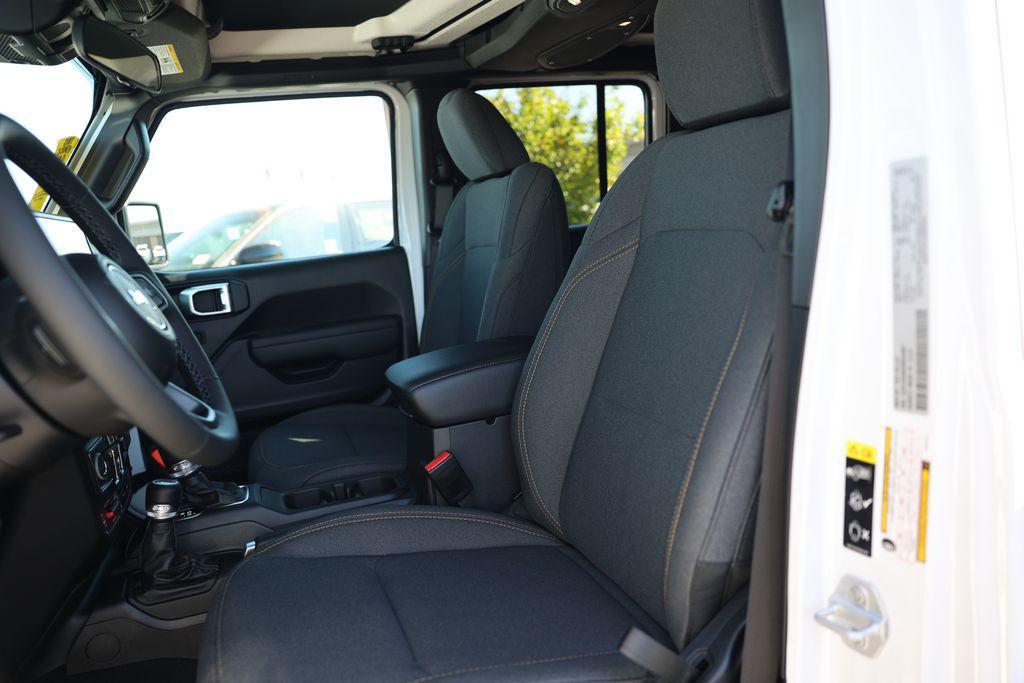 new 2025 Jeep Wrangler car, priced at $46,974