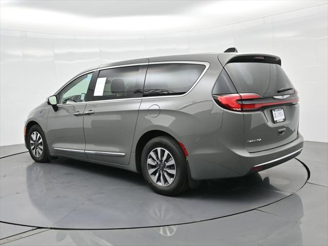 new 2023 Chrysler Pacifica Hybrid car, priced at $49,830