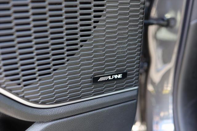 new 2024 Jeep Grand Cherokee car, priced at $43,995