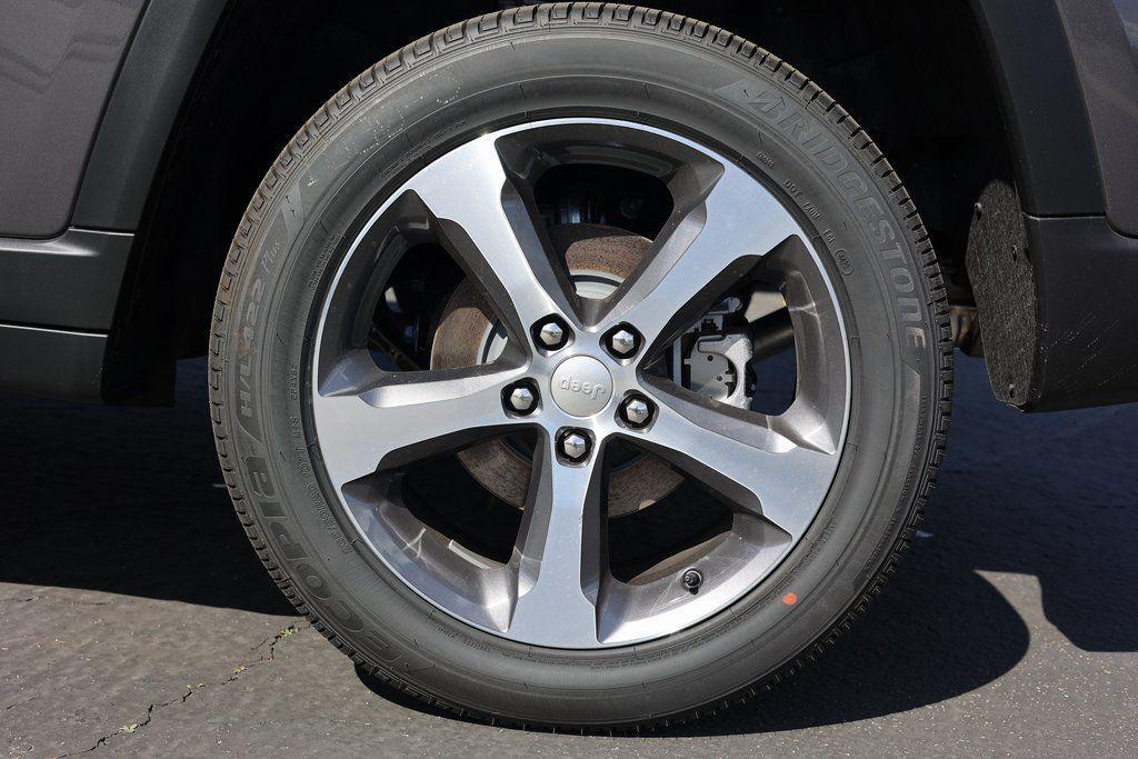 new 2024 Jeep Grand Cherokee car, priced at $42,484