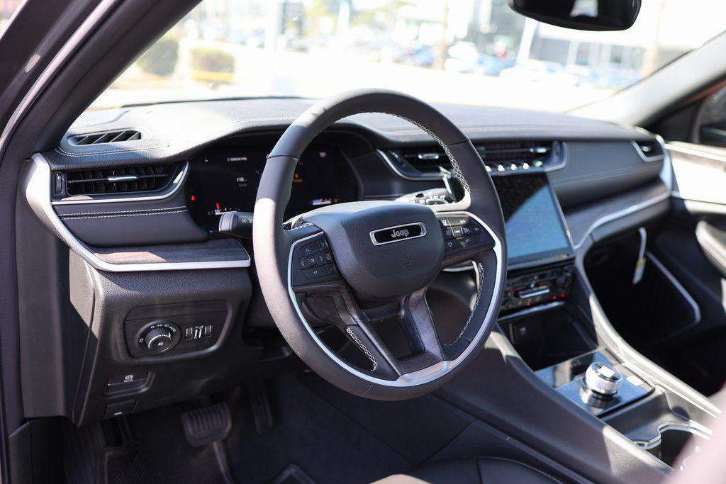 new 2024 Jeep Grand Cherokee car, priced at $42,484