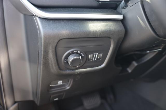 new 2025 Jeep Grand Cherokee car, priced at $35,800
