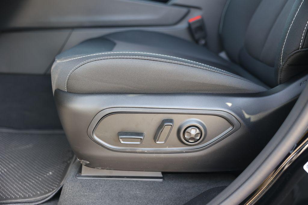 new 2025 Jeep Grand Cherokee car, priced at $29,050