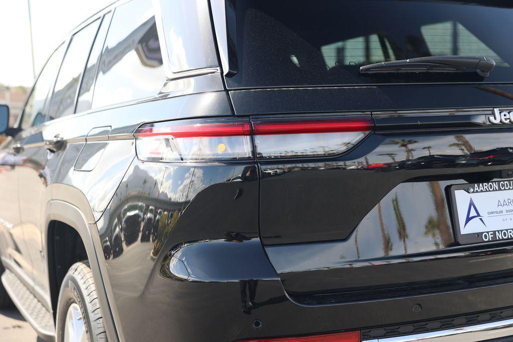 new 2025 Jeep Grand Cherokee car, priced at $29,050