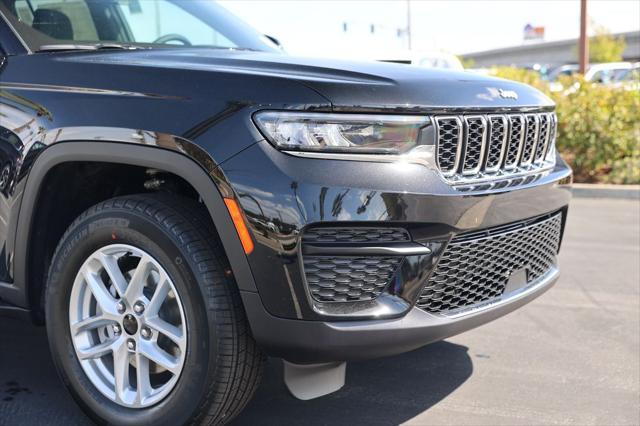 new 2025 Jeep Grand Cherokee car, priced at $35,800