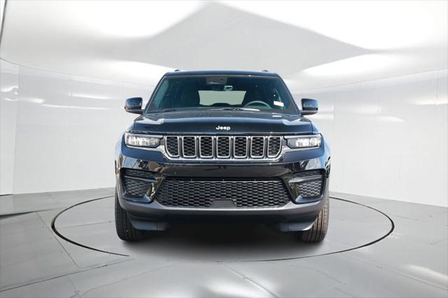new 2025 Jeep Grand Cherokee car, priced at $35,800
