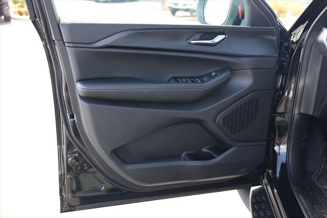 new 2025 Jeep Grand Cherokee car, priced at $35,800