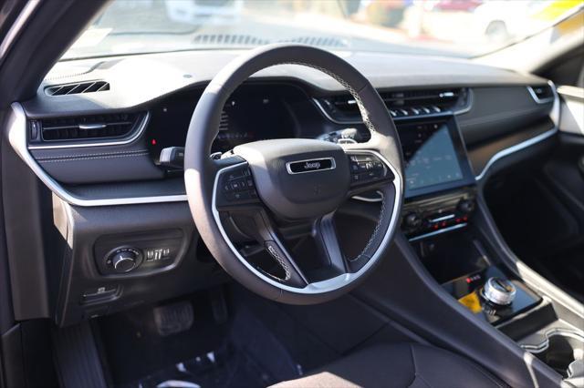 new 2025 Jeep Grand Cherokee car, priced at $34,600