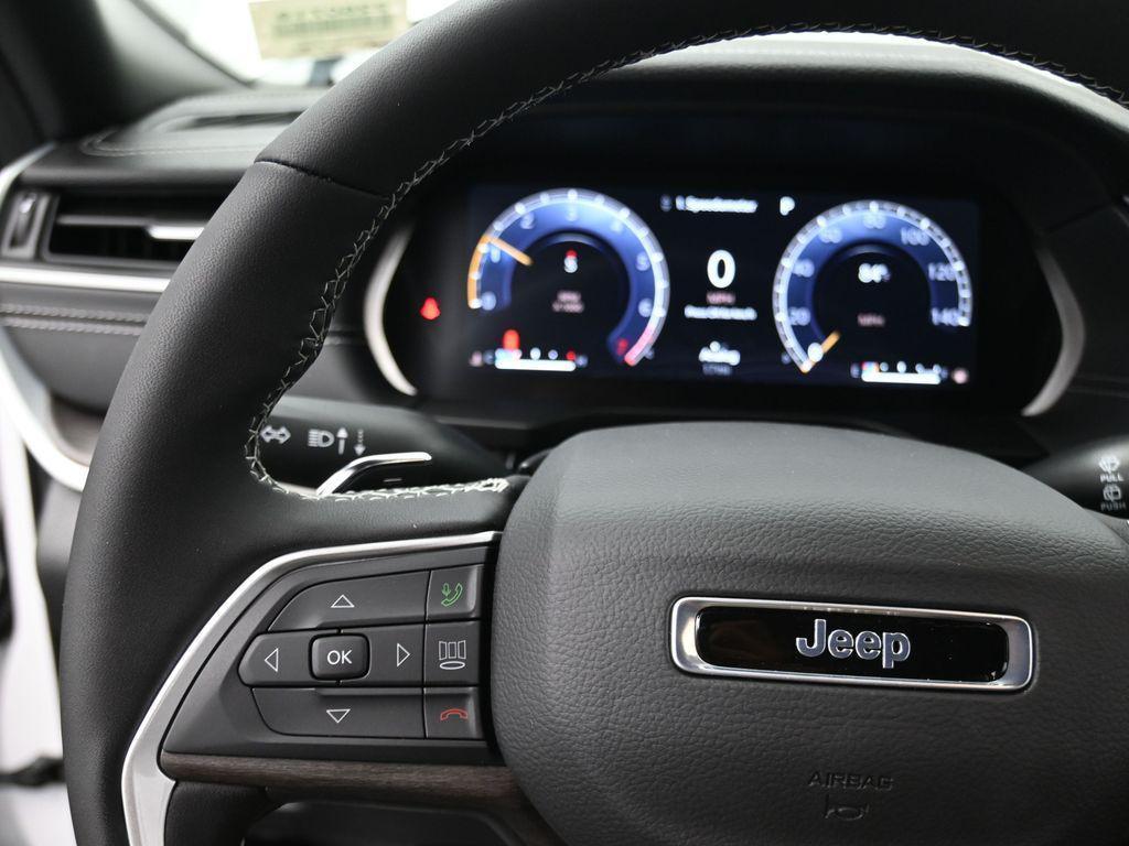 new 2025 Jeep Grand Cherokee car