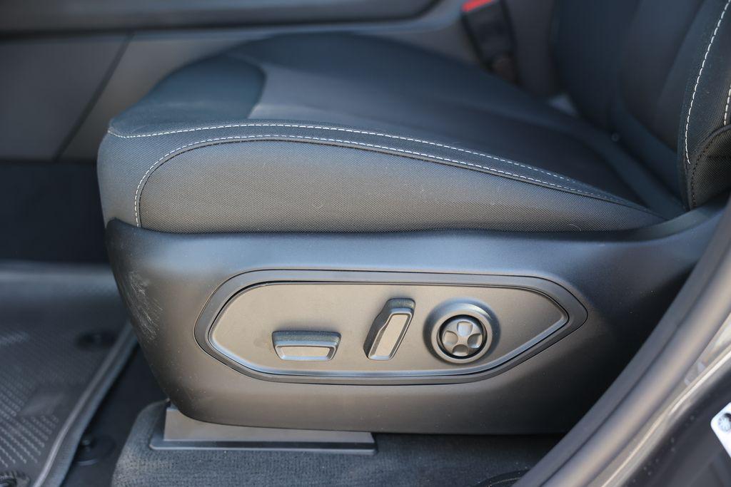 new 2025 Jeep Grand Cherokee car, priced at $29,850