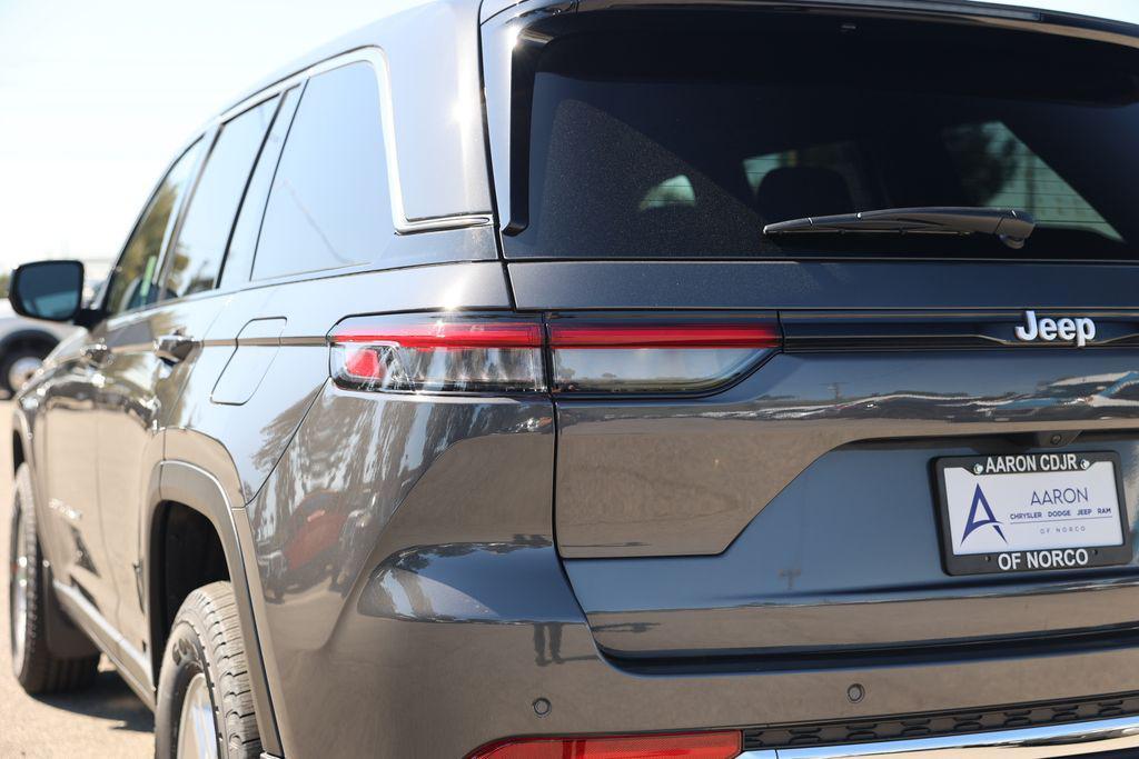 new 2025 Jeep Grand Cherokee car, priced at $29,850