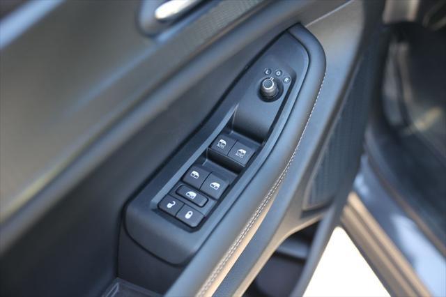 new 2025 Jeep Grand Cherokee car, priced at $34,600