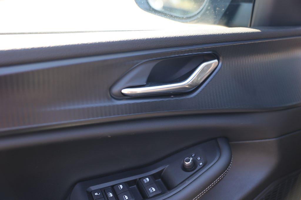 new 2025 Jeep Grand Cherokee car, priced at $29,850