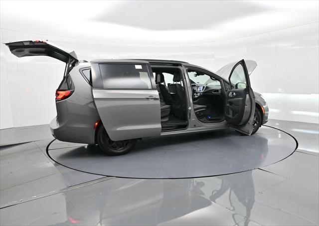 new 2025 Chrysler Pacifica Hybrid car, priced at $56,800
