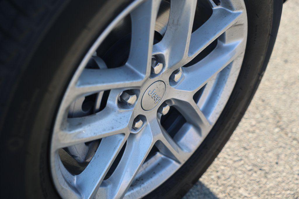 new 2025 Jeep Grand Cherokee car, priced at $29,170