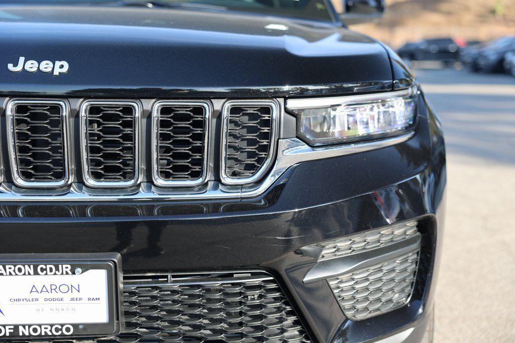 new 2025 Jeep Grand Cherokee car, priced at $29,170